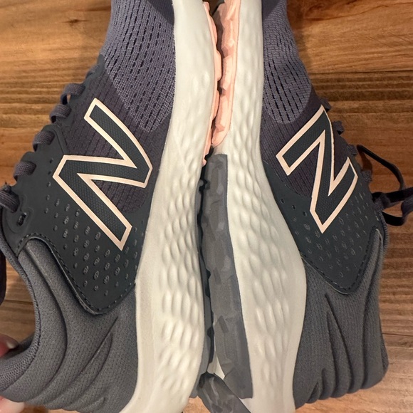 New Balance Women's Gray Running Shoes W520LP7 Sneakers Sz 8 - Picture 4 of 10